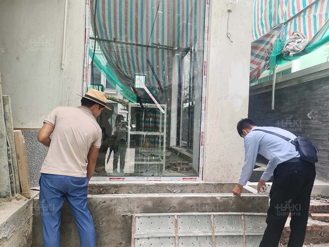 Đội ngũ Haki cùng làm việc, khảo sát ngôi nhà kĩ lưỡng