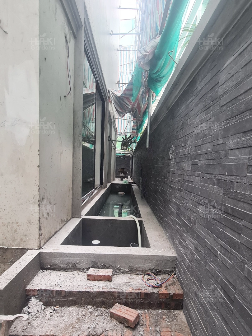 Khu vực bể cá cần thi công
