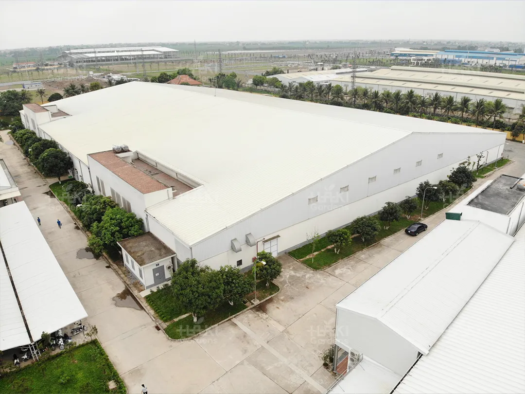 Cây xanh bao quanh nhà máy sợi Yên Mỹ