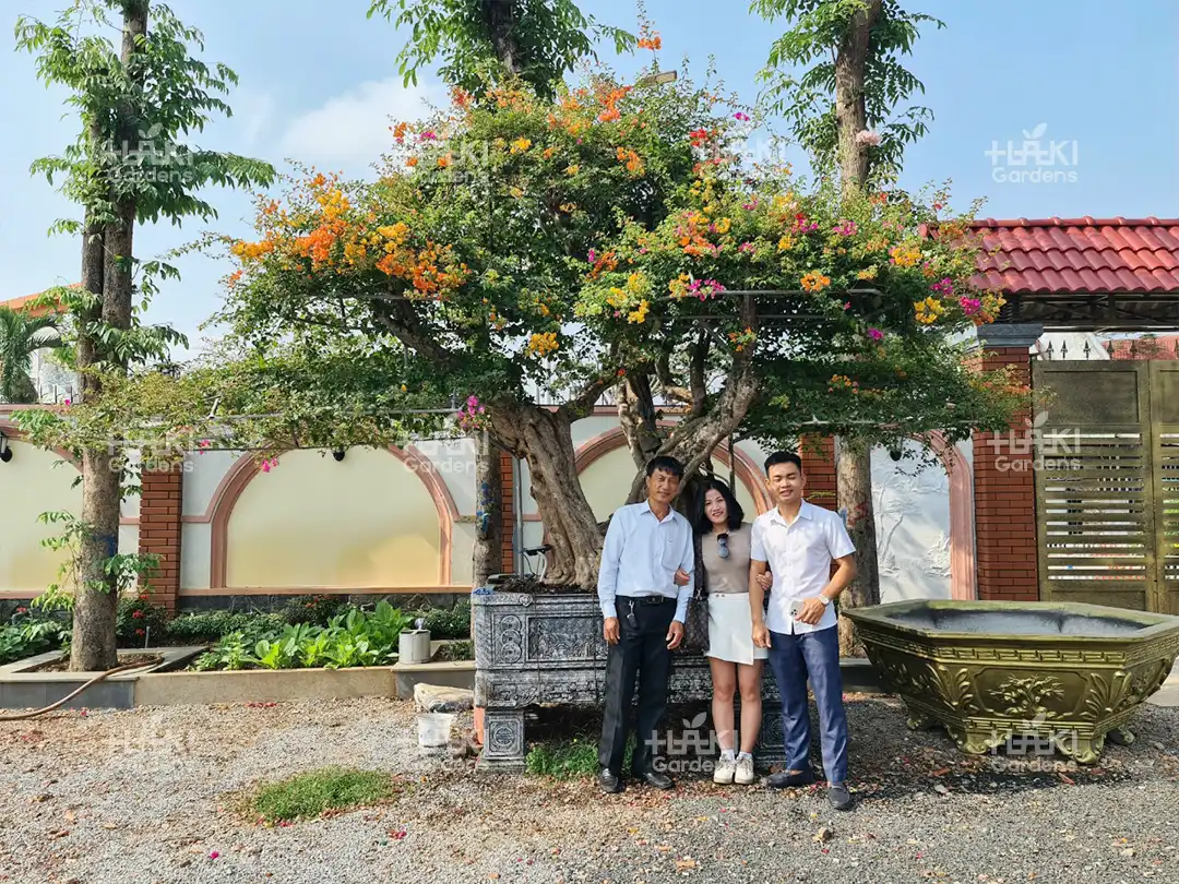 Haki checkin cùng khách hàng